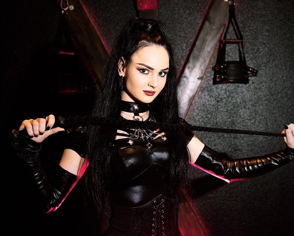 domina-berlin-madame-anabelle