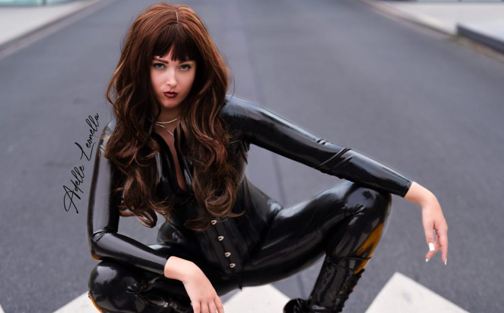 domina-adelle-leonella-escort-&-dominastudio