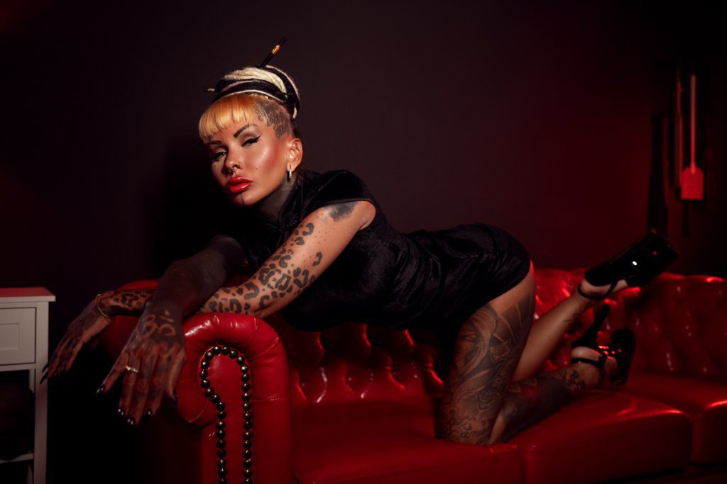 miss-mallory-van-knox-domina-in-berlin